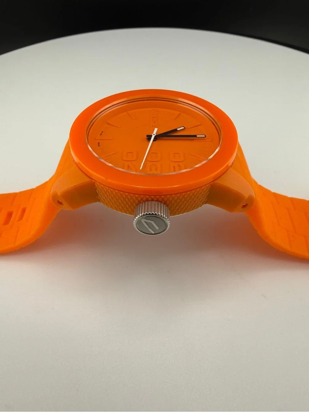 Diesel Young Blood Orange Watch. Silicone bracelet